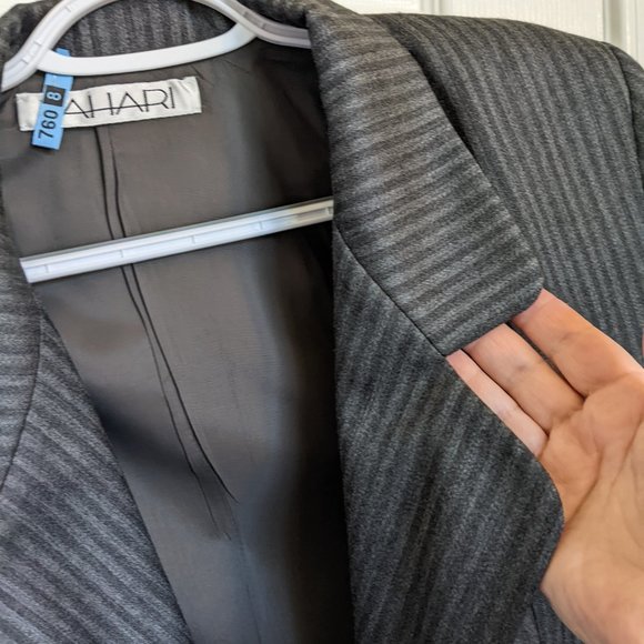 80S VINTAGE POWER WOMAN GREY WOOL SUIT.  BOSS Shoulder Pads, CRAFTSMANSHIP! 10 - Picture 3 of 15